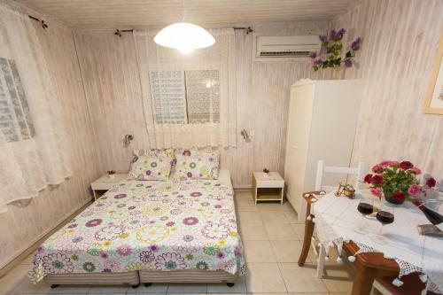 Leyad Hashmura Lodging