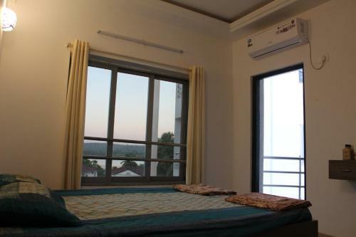 Apartamento 2br Riverview Holiday Home W/ Pool In North Goa - 1