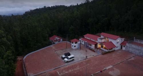 Baarbara Estate Camp