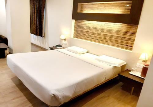 Hotel Adarsha Palace