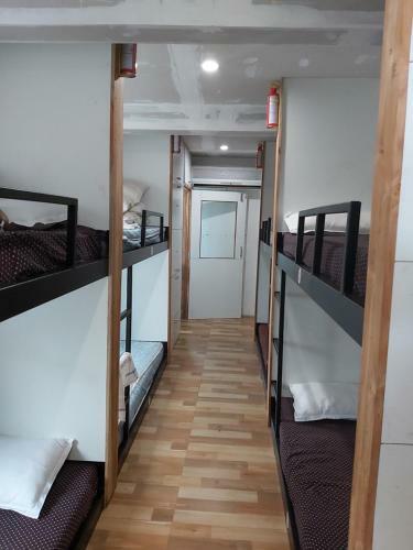 Arya Dormitory Hotel