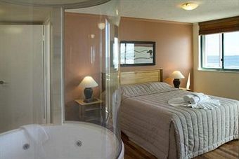 Hotel Grand Palais Beachside Resort