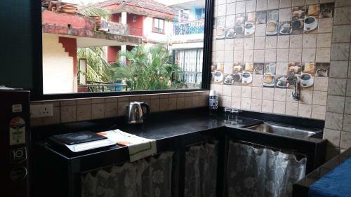 Lio's Apartment, Colonia Jose Menino