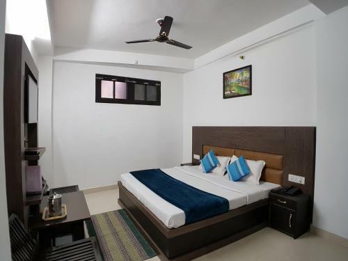 Hotel Satyadev Grand