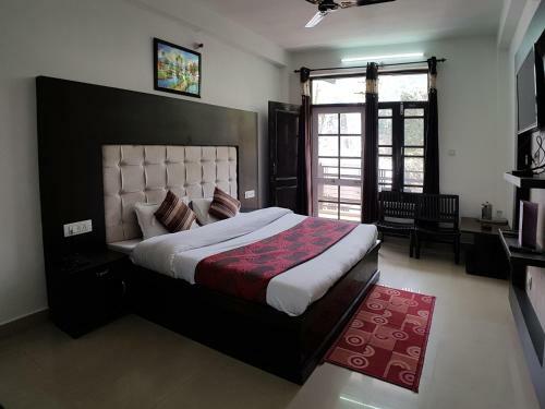 Hotel Satyadev Grand