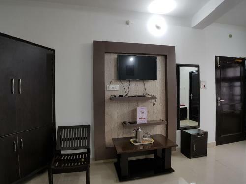 Hotel Satyadev Grand