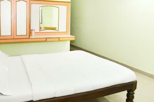 Hotel Spot On 43993 Savi Sagar Boarding & Lodging