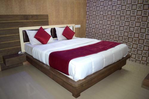 Hotel Sky Stays Heaven