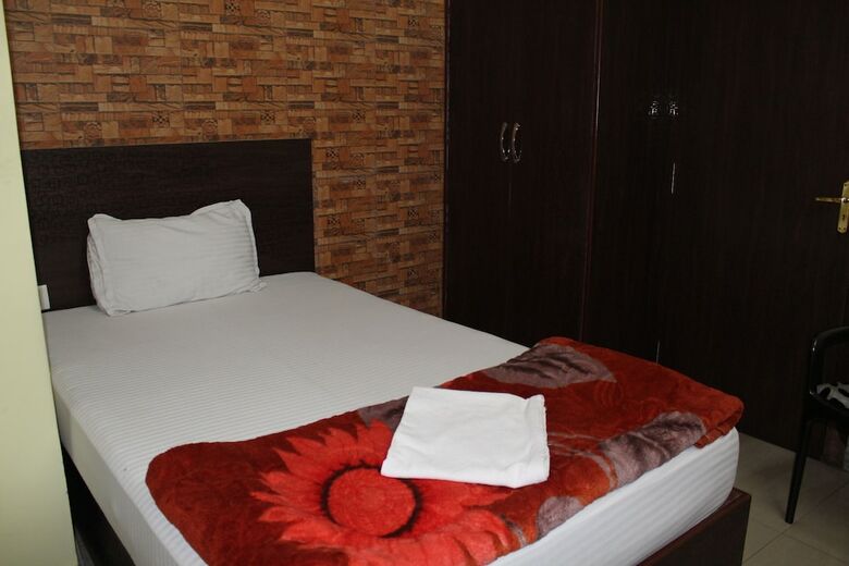 Hotel Kalpana Inn