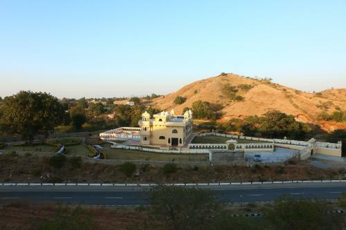 Hotel Rajtilak Resort