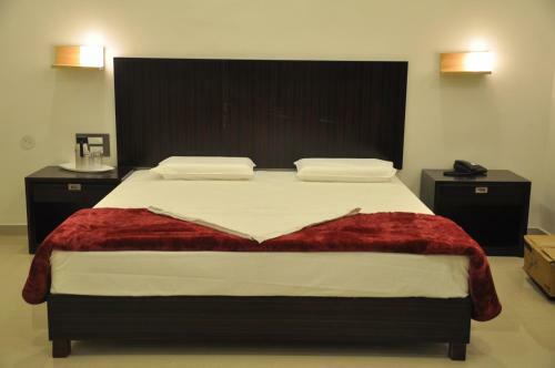 The Sslr Hotel