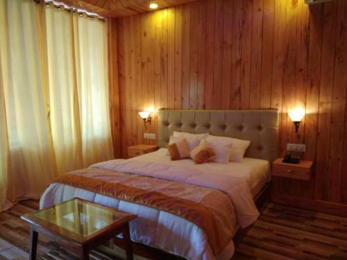 Hotel White Coral Beach Resort