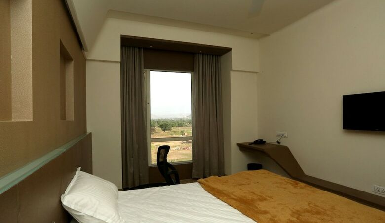 Hotel Grand Parivaar