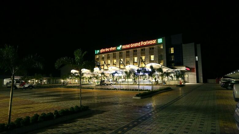 Hotel Grand Parivaar