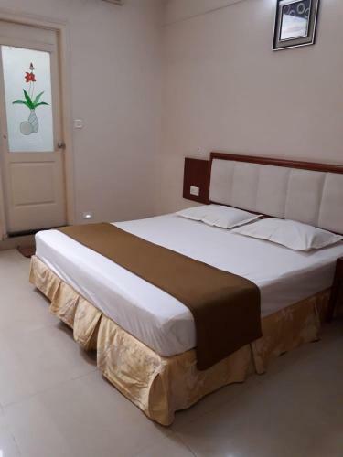 Hotel Shine Comforts
