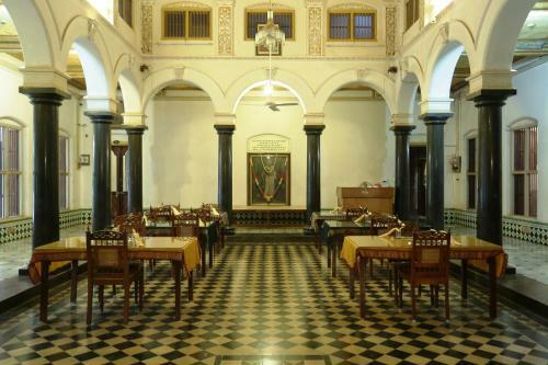 Agroturismo Chettinadu Mansion ? An Authentic Heritage Palace