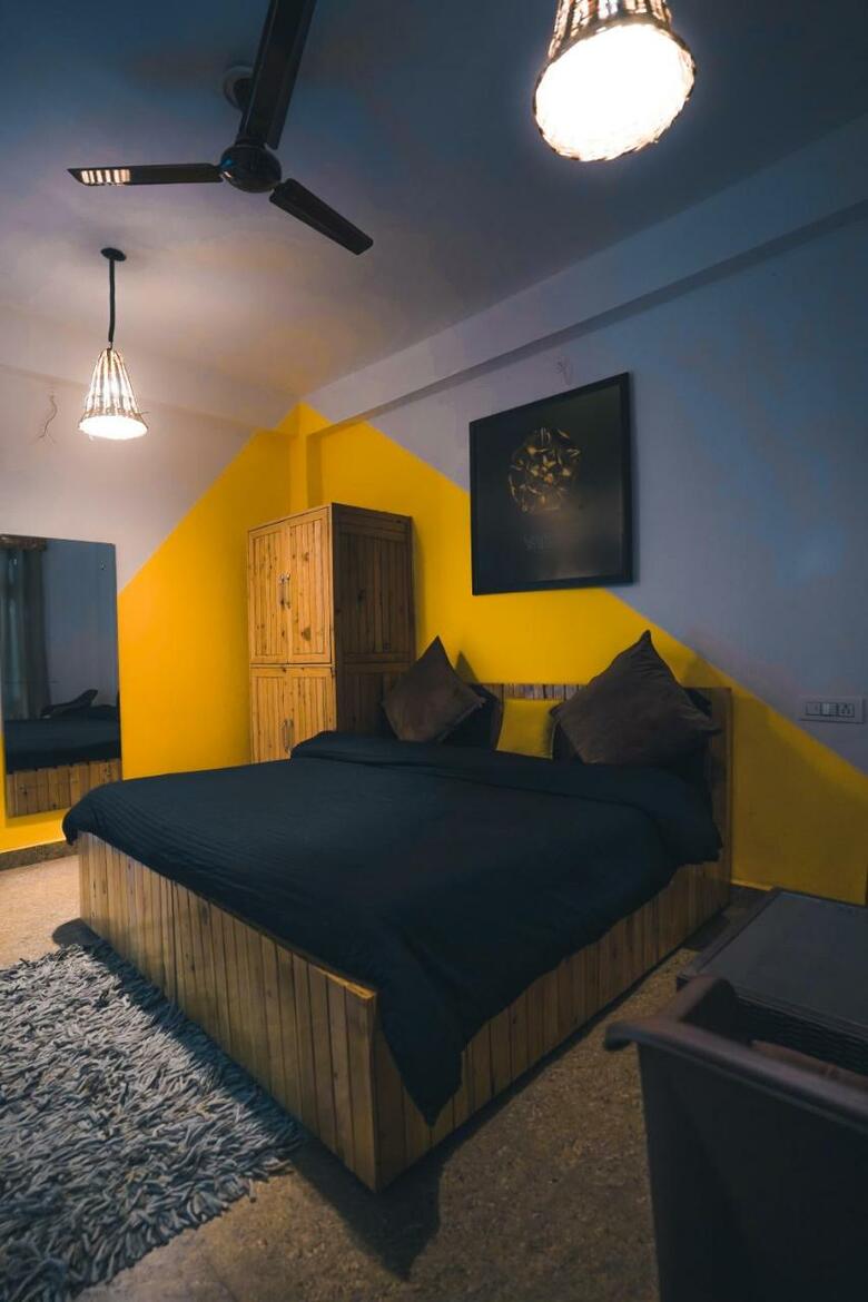 Whoopers Hostel