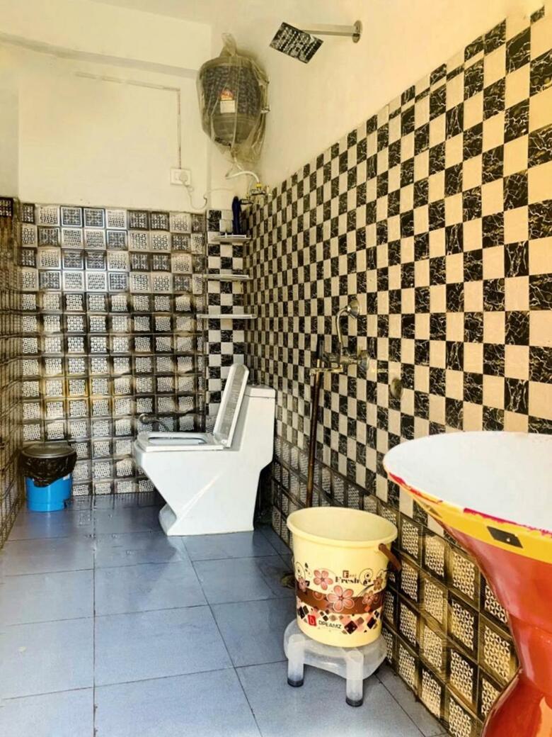 Whoopers Hostel