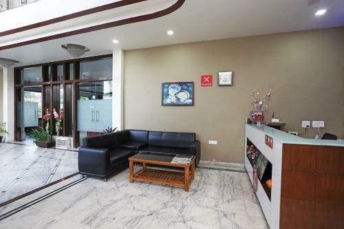 Capital O 2855 Hotel Sanskriti Greens