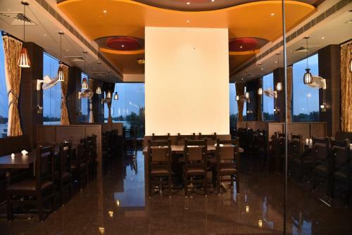 Aparthotel Subra Residency