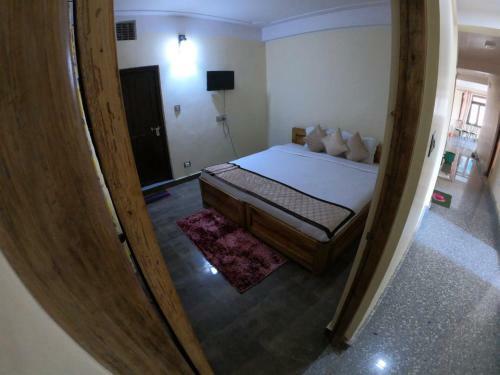 Pradhan Hotel