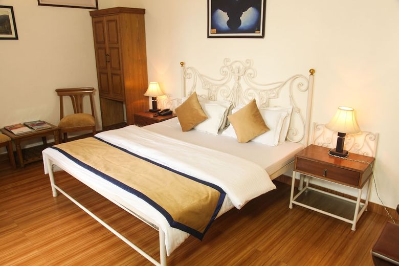 Hotel Aamod Karma Vilas