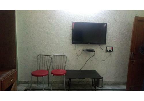 Hotel Hillview Rooms Near Mussoorie Jheel