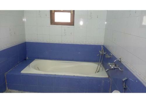 Hotel Hillview Rooms Near Mussoorie Jheel