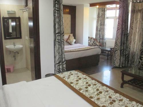 Hotel Luxmount, Mussoorie