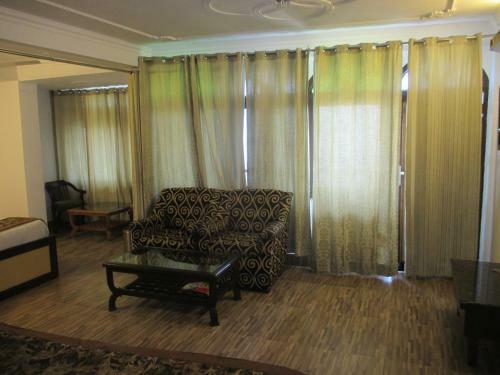Hotel Luxmount, Mussoorie