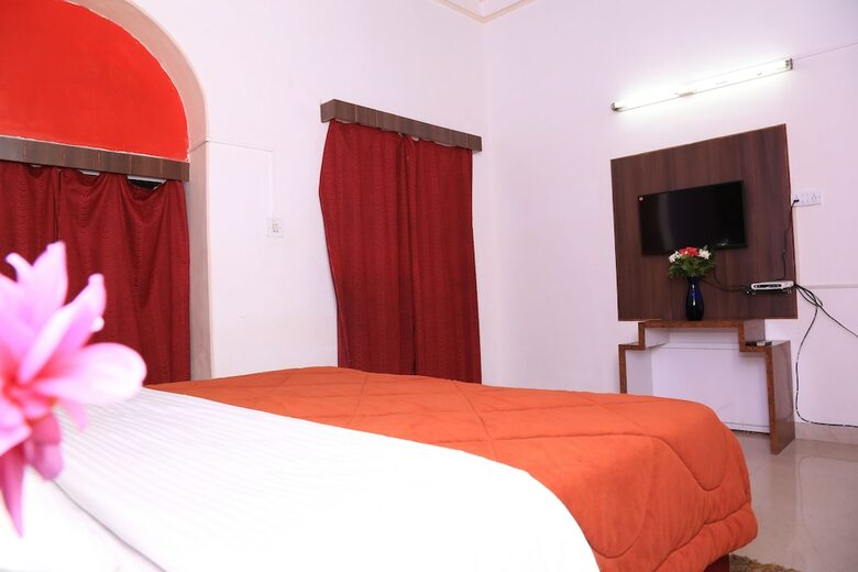 Prince Hotel Mallroad