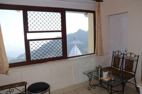 Hotel Whispering Windows