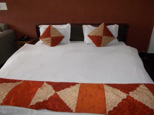 Hotel Relaxed Stay In A Breezy Building
