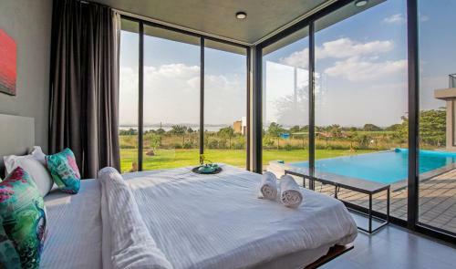 Casa Lake View Villa