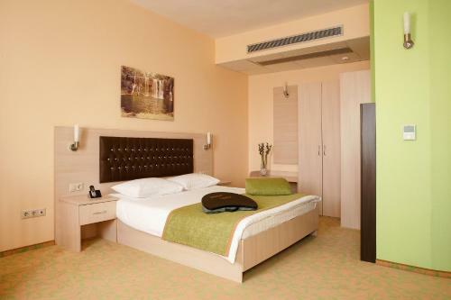 Open City Hotel