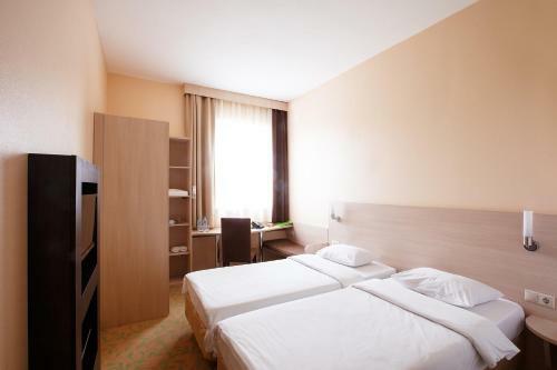 Open City Hotel