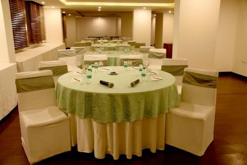 Hotel Starlit Suites