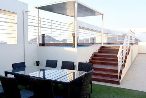 Hotel Starlit Suites