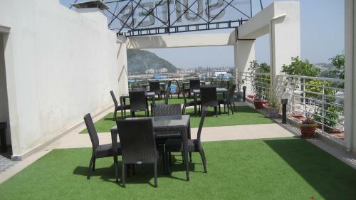 Hotel Starlit Suites