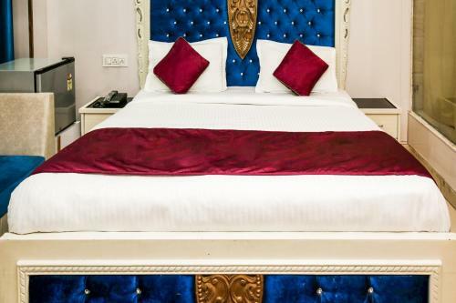 Oyo 10558 Hotel Qlark