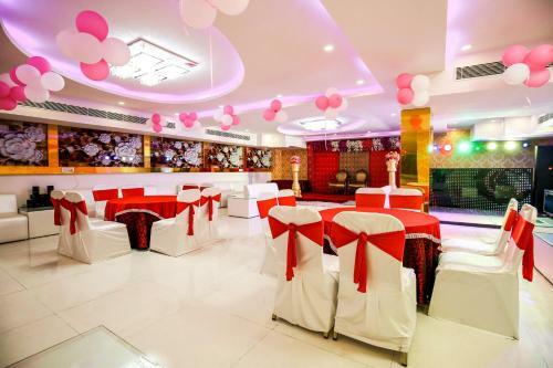 Oyo 10558 Hotel Qlark