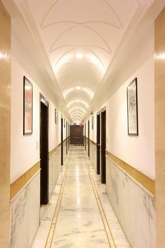 Airport Hotel International - Inn