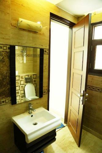 Hostal Service Apartment In Saket