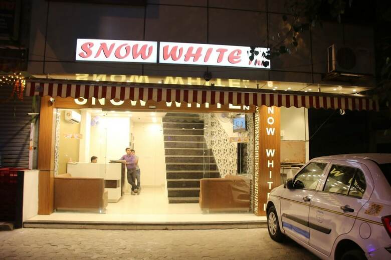 Hotel Snow White Inn