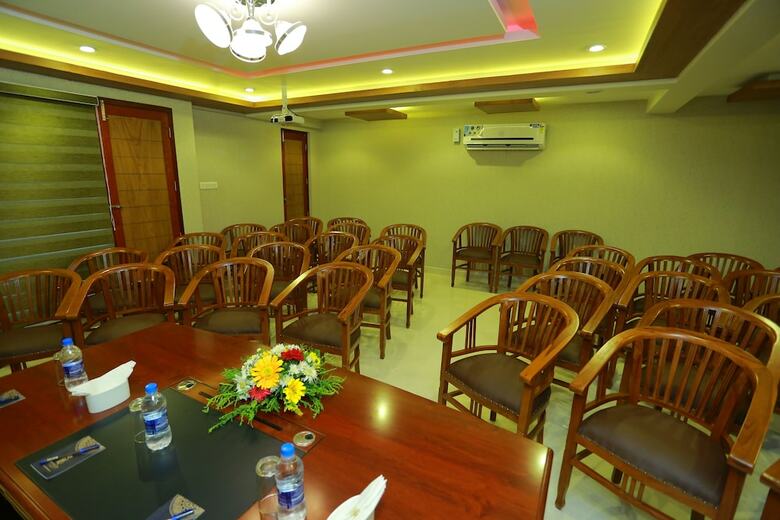 Hotel Rb Palace