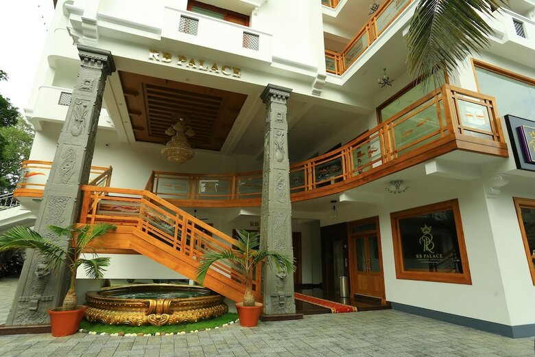 Hotel Rb Palace