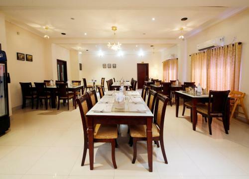 Rose International Hotel