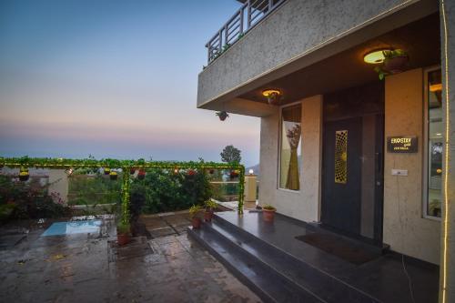 Eko Stay (gold)- Zen Villa