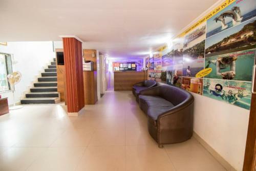 Hotel Travellers Inn