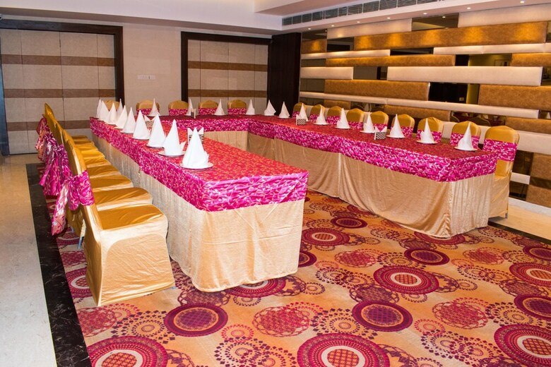 Hotel The Grand Ambassador